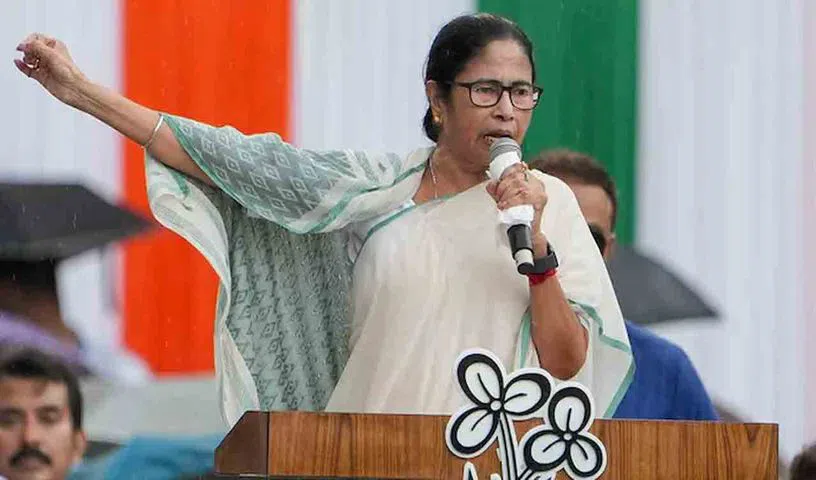 ఉగ్రవాదులకు ప్రయోజనం చేకూరేలా దీదీ వ్యాఖ్యలు ఉగ్రవాదులకు ప్రయోజనం చేకూరేలా దీదీ వ్యాఖ్యలు
