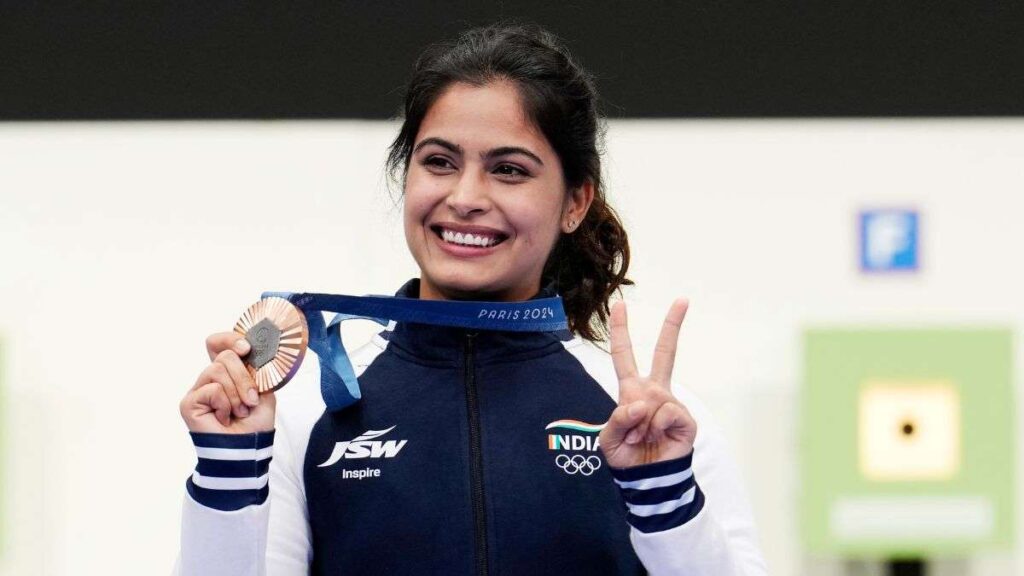 ఒలింపిక్స్‌లో మెడల్‍తో చరిత్ర సృష్టించిన భారత షూటర్ భాకర్