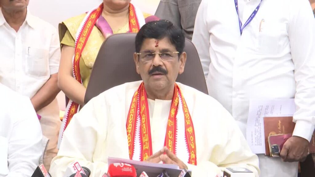 దేవాలయాల్లో ధూప దీప నైవేద్యాలకు రూ.10 వేలు