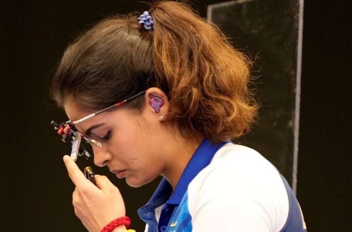 తృటిలో మూడో పతాకం కోల్పోయిన మ‌నూ భాక‌ర్
