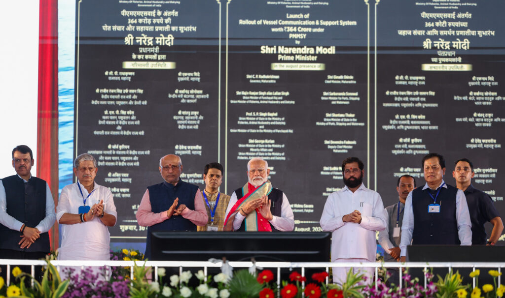 శివాజీ విగ్రహం నేలకూలినందుకు ప్రధాని క్షమాపణలు