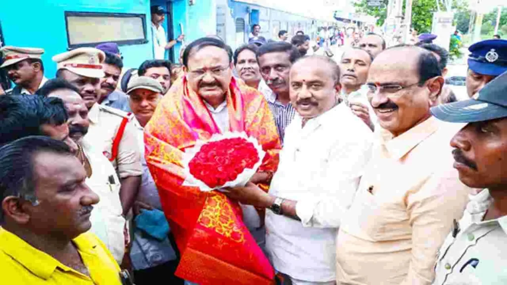 ఏపీ అసెంబ్లీలో బూతులు మాట్లాడేవారిని ప్రజలు ఓడించారు ఏపీ అసెంబ్లీలో బూతులు మాట్లాడేవారిని ప్రజలు ఓడించారు