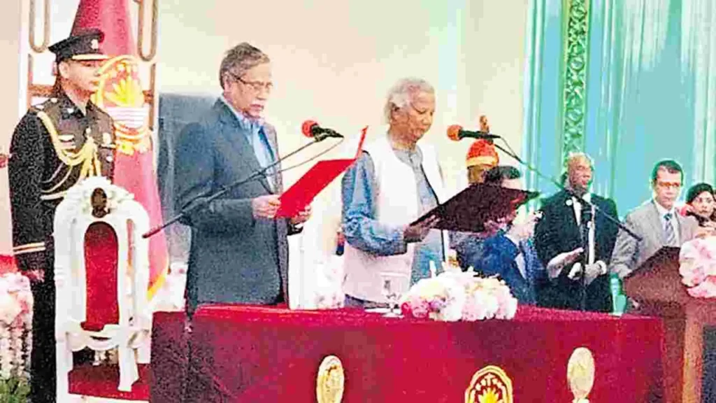 బంగ్లా ప్రభుత్వాధినేతగా యూనస్‌ ప్రమాణం