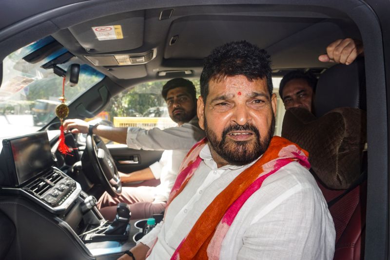 కాంగ్రెస్‌ కుట్రలో భాగంగానే మహిళా రెజ్లర్లు నిరసనలు