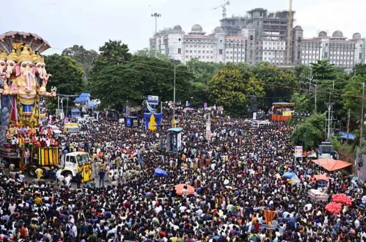 గ‌ణేశ్ నిమ‌జ్జ‌న వేడుక‌ల‌కు ముస్తాబైన భాగ్య‌న‌గ‌రం