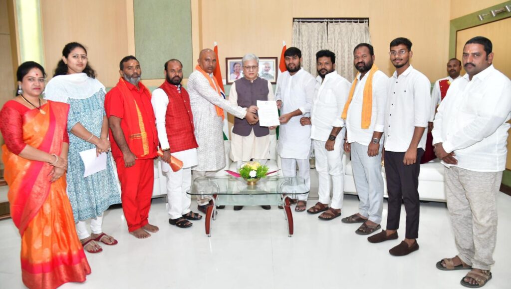 ఏజెన్సీ ప్రాంతంలో గిరిజనులు మాత్రమే నివాసముండాలి