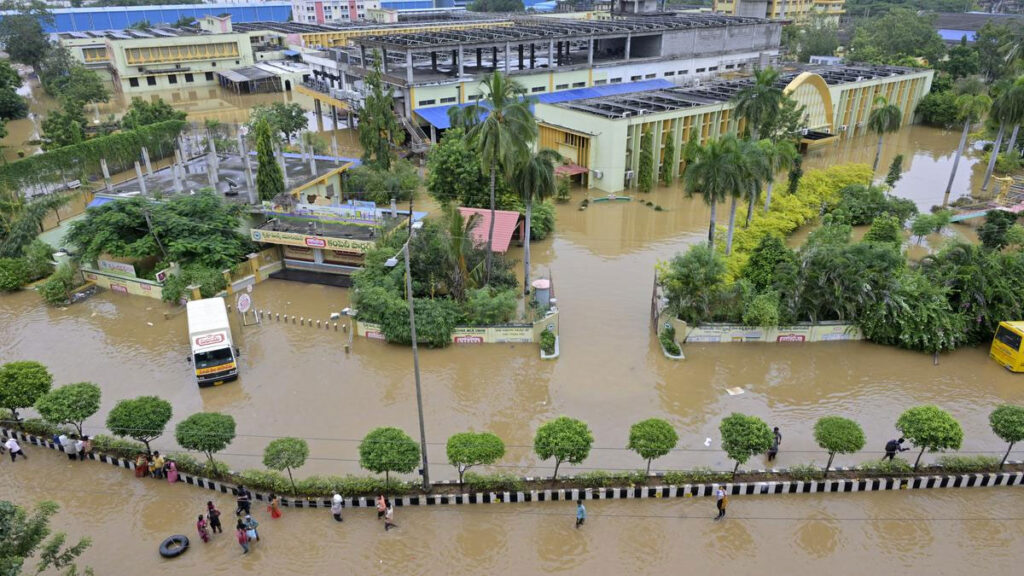 తెలుగు రాష్ట్రాలకు కేంద్రం సాయం రూ.3,300 కోట్లు