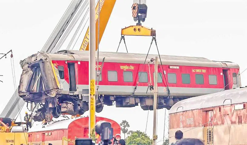 బాలాసోర్‌ను గుర్తు చేసేలా చెన్నై రైలు ప్రమాదం