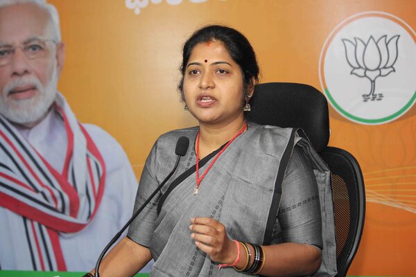 హోంమంత్రి లేని రాష్ట్రంలో మహిళలకు కరువైన రక్షణ