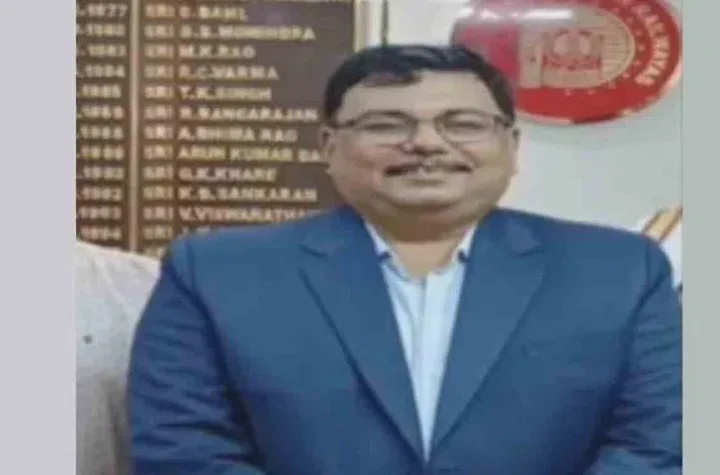 రూ 10 లక్షల లంచంతో సీబీఐకి చిక్కిన వాల్తేరు డీఆర్ఎమ్