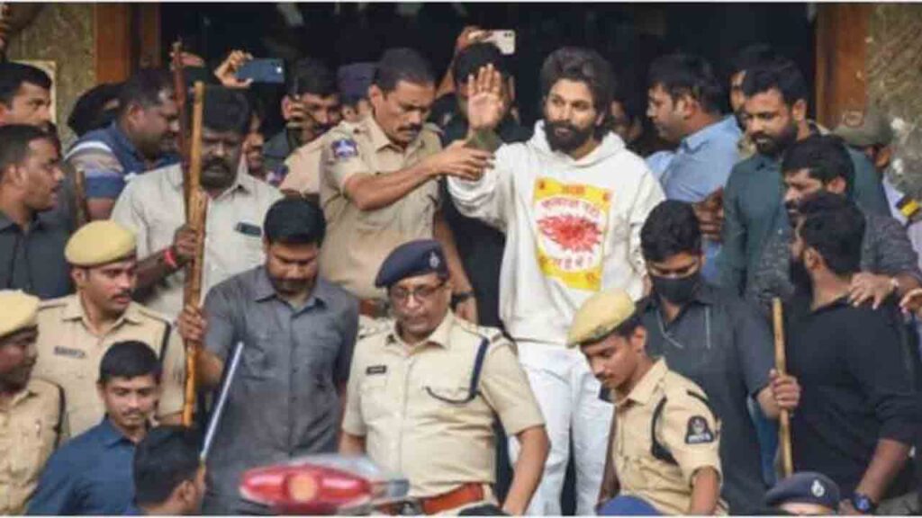 చంచల్గూడ జైలు నుంచి అల్లు అర్జున్ విడుదల చంచల్గూడ జైలు నుంచి అల్లు అర్జున్ విడుదల