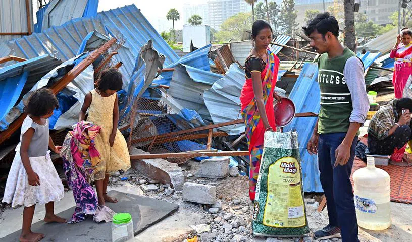 హైడ్రా కమిషనర్ రంగనాథ్ పై హైకోర్టు తీవ్ర ఆగ్రహం