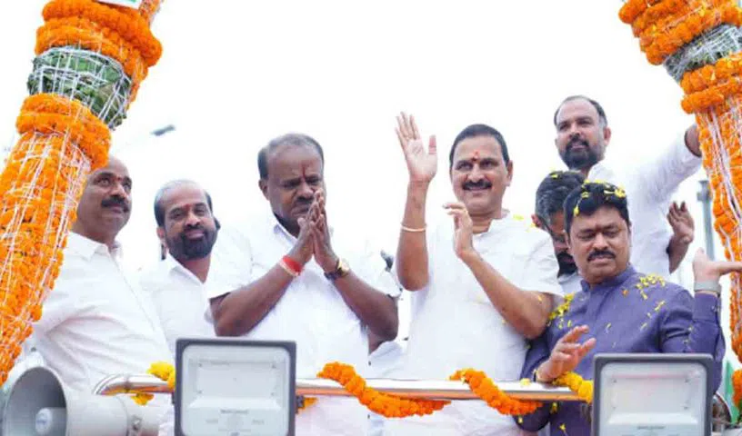 విశాఖ స్టీల్ ప్లాంట్ ప్రైవేటీకరణ ప్రసక్తే లేదు విశాఖ స్టీల్ ప్లాంట్ ప్రైవేటీకరణ ప్రసక్తే లేదు