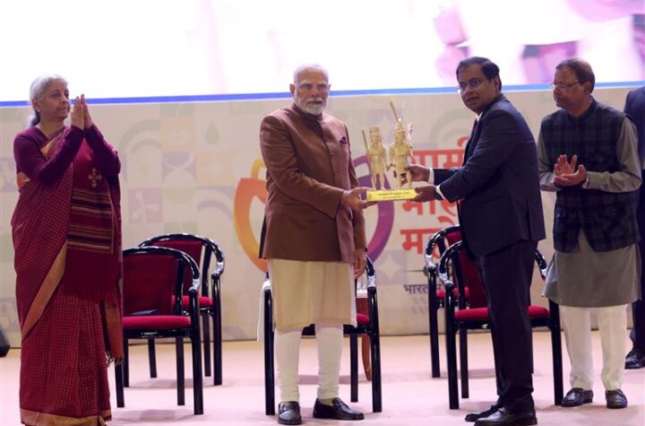 గత ప్రభుత్వాలు గ్రామాభివృద్ధిని విస్మరించాయి