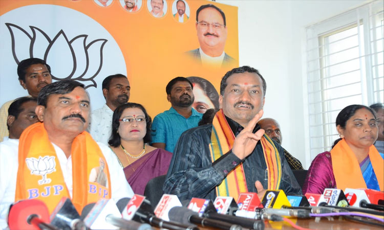 పదేళ్లు అధికారంలో ఉన్నప్పుడు రైతులు గుర్తుకు రాలేదా? పదేళ్లు అధికారంలో ఉన్నప్పుడు రైతులు గుర్తుకు రాలేదా?