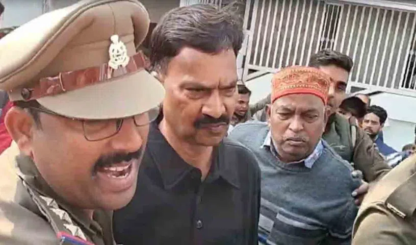 అత్యాచారం కేసులో కాంగ్రెస్ ఎంపీ అరెస్ట్