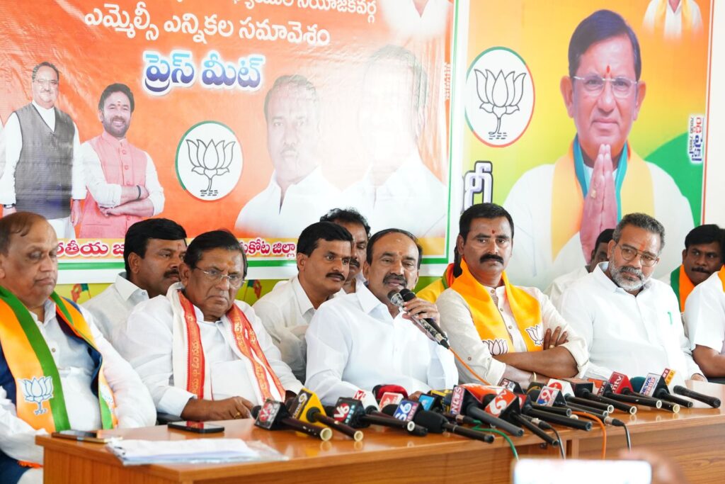బయ్యారంలో రాష్ట్ర ప్రభుత్వమే ఉక్కు ఫ్యాక్టరీ పెట్టొచ్చు బయ్యారంలో రాష్ట్ర ప్రభుత్వమే ఉక్కు ఫ్యాక్టరీ పెట్టొచ్చు