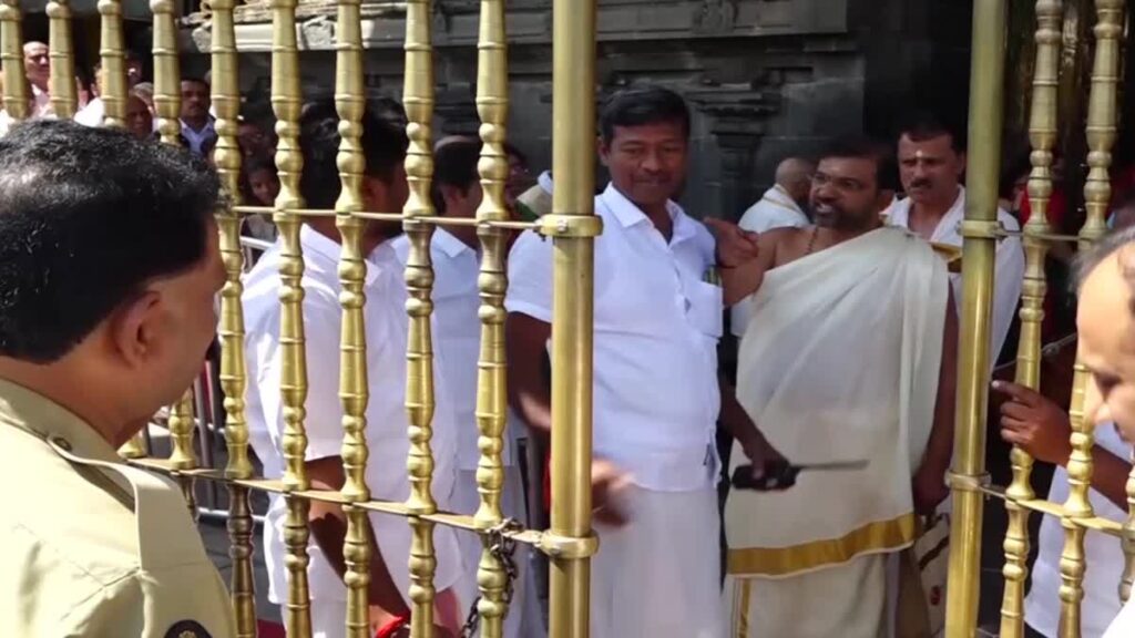 టీటీడీ ఉద్యోగిపై బోర్డు సభ్యుడి వీరంగం టీటీడీ ఉద్యోగిపై బోర్డు సభ్యుడి వీరంగం