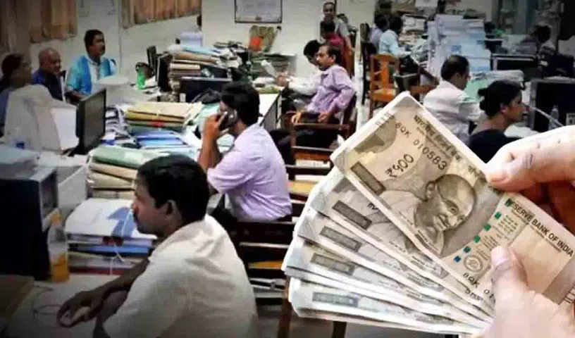 కేంద్ర ప్రభుత్వ ఉద్యోగులకు డీఏ 2 శాతం పెంపు