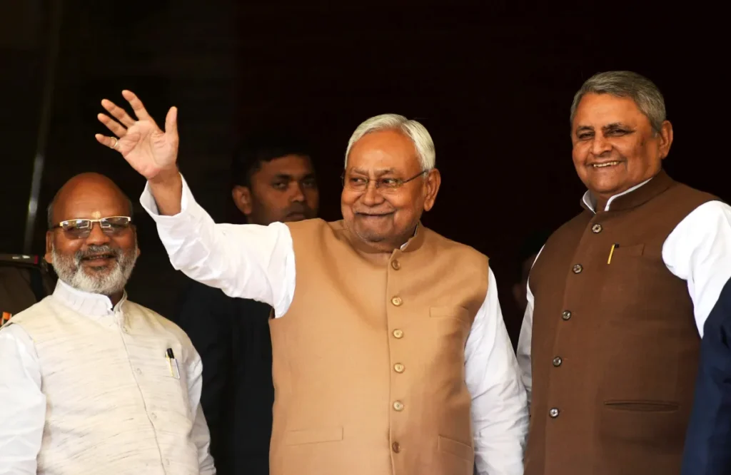 మరో విడత సీఎంగా నితీష్ కుమార్‌‌కు బీజేపీ మద్దతు