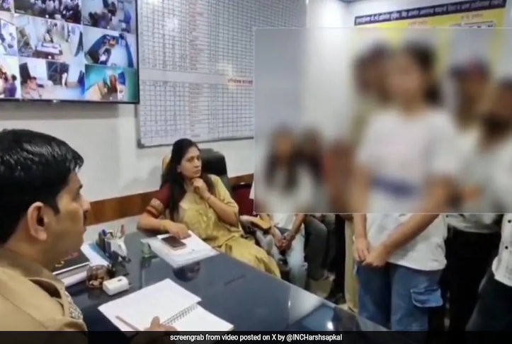 మహారాష్ట్రలో కేంద్ర మంత్రి కుమార్తెకు పోకిరీల వేధింపులు