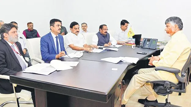 విశాఖ స్టీల్ పునరుద్దరణకు కేంద్ర ప్రత్యేక ఆర్ధిక ప్యాకేజీ