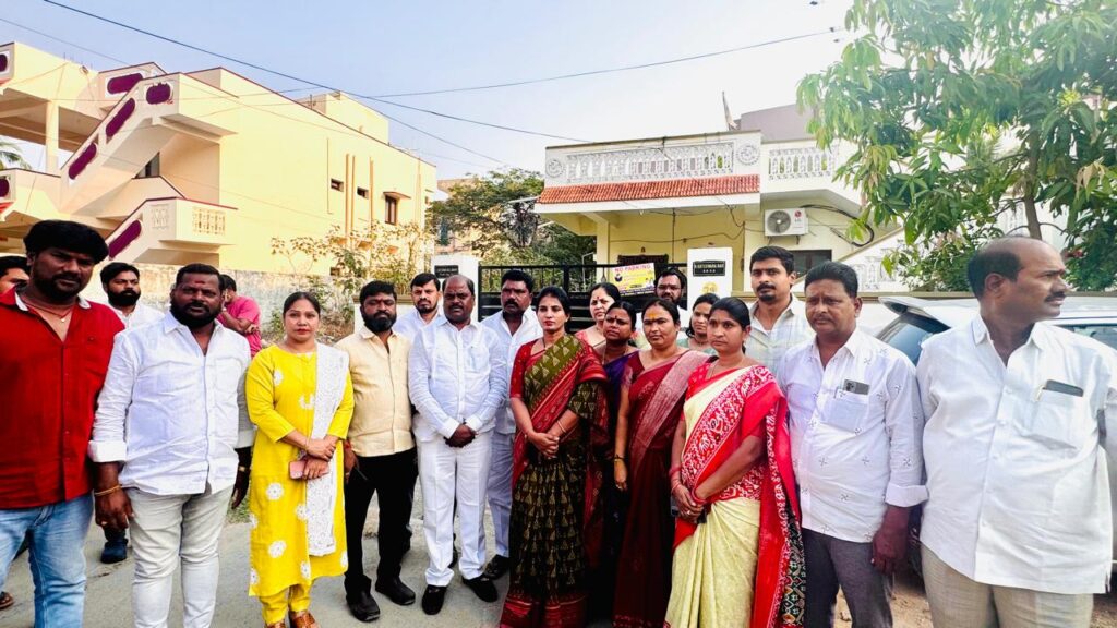 అత్యాచారంకు గురైన జర్మనీ యువతికి మహిళా మోర్చా పరామర్శ అత్యాచారంకు గురైన జర్మనీ యువతికి మహిళా మోర్చా పరామర్శ