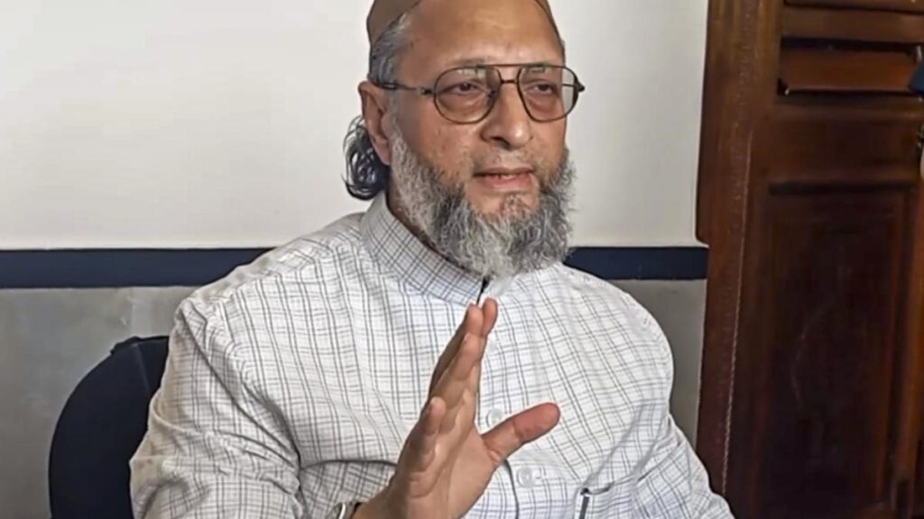 పహల్గాం దాడిపై  పాక్ నేతలపై మండిపడుతున్న ఒవైసి