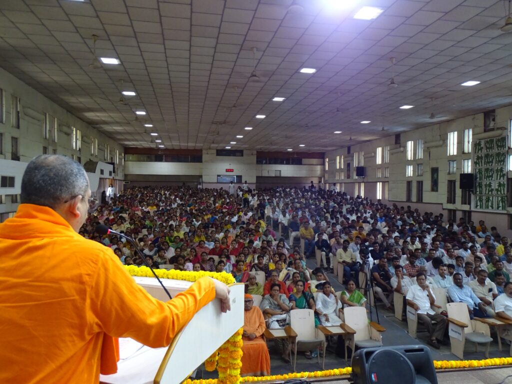 వేసవి శిబిరాల ద్వారా విద్యార్థులను తీర్చిదిద్దాం వేసవి శిబిరాల ద్వారా విద్యార్థులను తీర్చిదిద్దాం