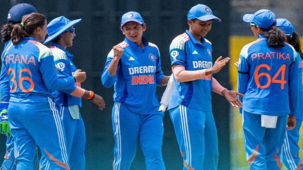 ముక్కోణ‌పు సిరీస్ టీమిండియా కైవసం