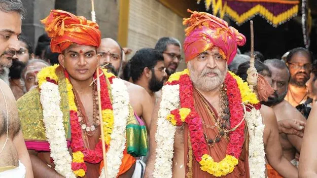 కంచి మఠం ఉత్తరాధికారిగా సత్య చంద్రశేఖరేంద్ర సరస్వతి