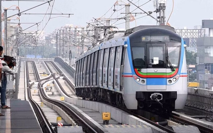 హైదరాబాద్ లో రేపటి నుండే మెట్రో చార్జీలు పెంపు