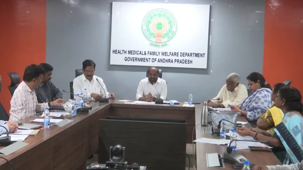 కరోనాపై ప్రజలు భయపడాల్సిన అవసరం లేదు