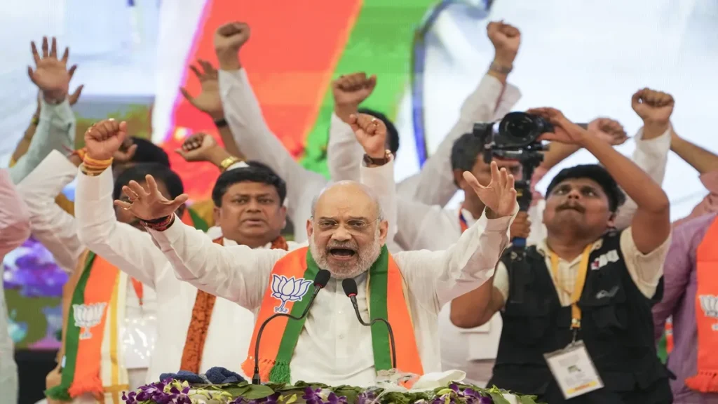 ముస్లిం ఓట్ల కోసమే ఆపరేషన్ సిందూర్పై మమతా విమర్శలు ముస్లిం ఓట్ల కోసమే ఆపరేషన్ సిందూర్పై మమతా విమర్శలు