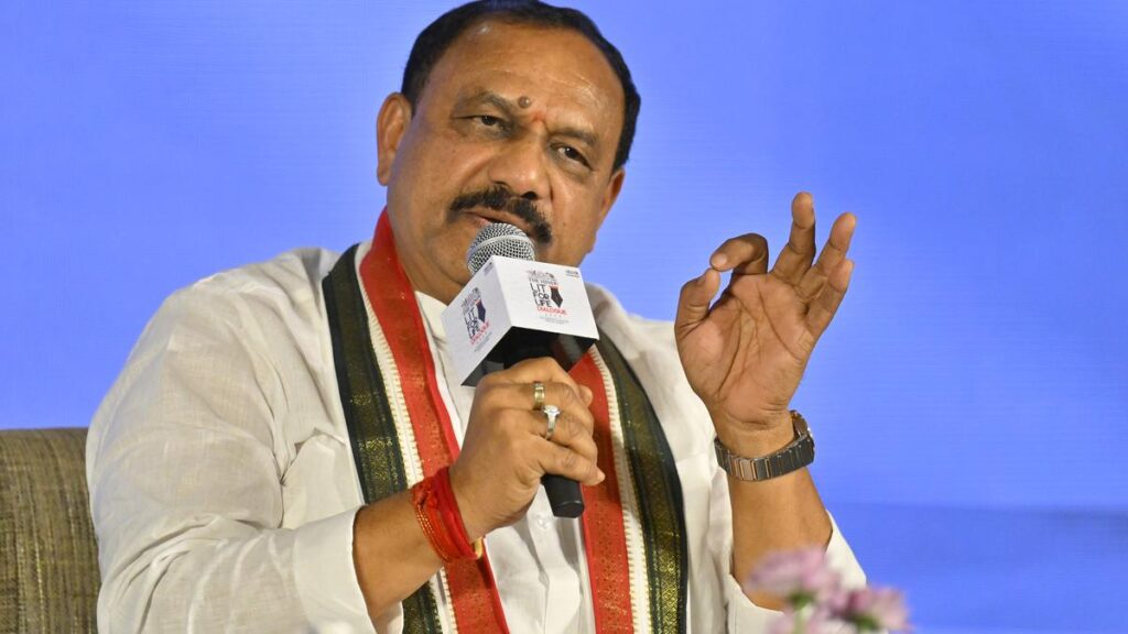 కాంగ్రెస్‌లో కేసిఆర్ కోవర్టు టిపిసిసి అధ్యక్షుడే