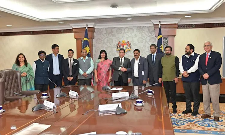 పాక్ ముస్లిం కార్డును తిరస్కరించిన మలేషియా పాక్ ముస్లిం కార్డును తిరస్కరించిన మలేషియా