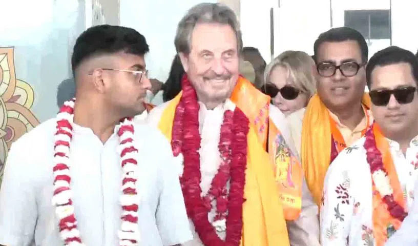 అయోధ్య రామయ్యను సందర్శించిన ఎలాన్‌ మస్క్‌ తండ్రి