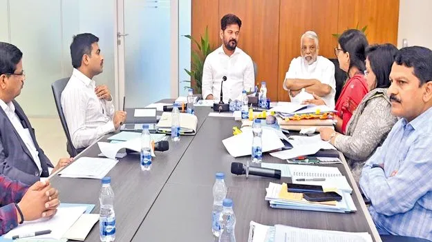 కన్వీనర్ కోటా సీట్లలో ఫీజుల పెంపుపై సీఎం అసహనం 
