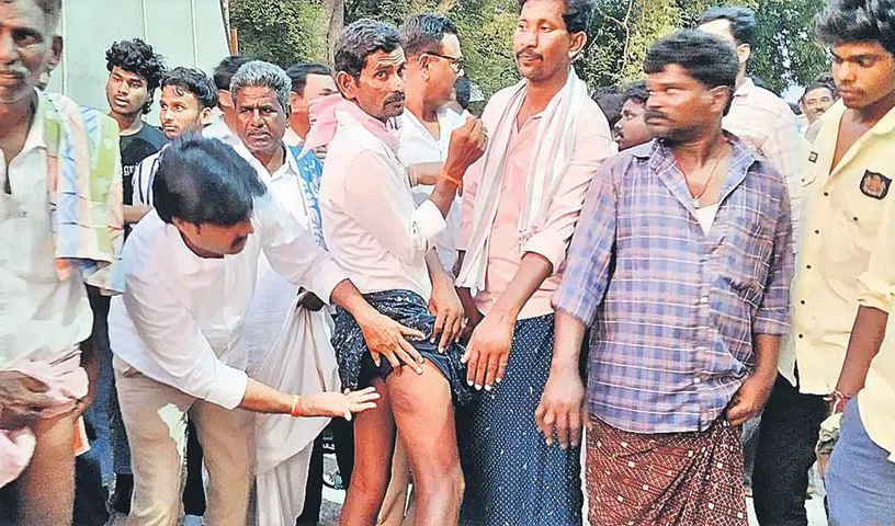 40 రైతులు హత్యాయత్నం కేసులతో అరెస్ట్ 40 రైతులు హత్యాయత్నం కేసులతో అరెస్ట్
