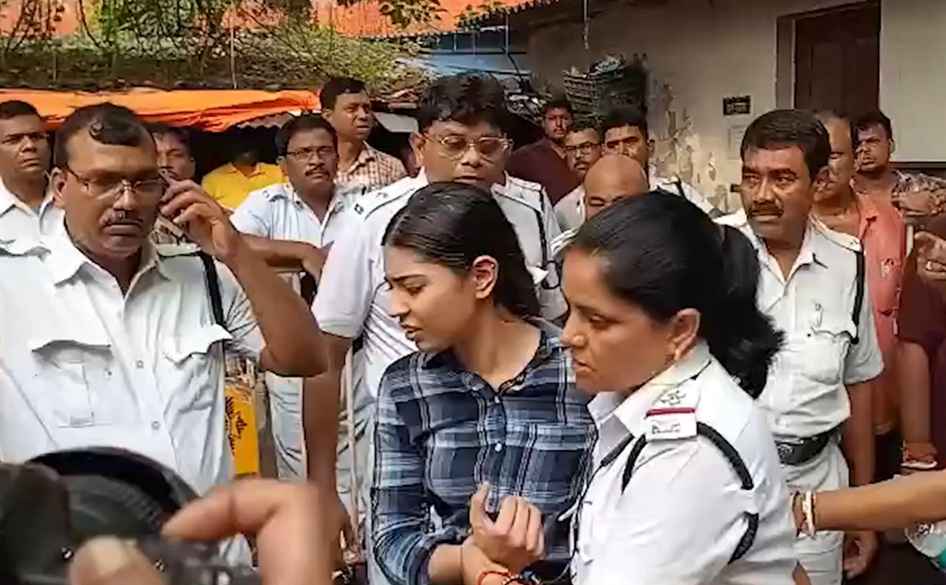 శర్మిష్ట విడుదలకై పెరుగుతున్న వత్తిడి