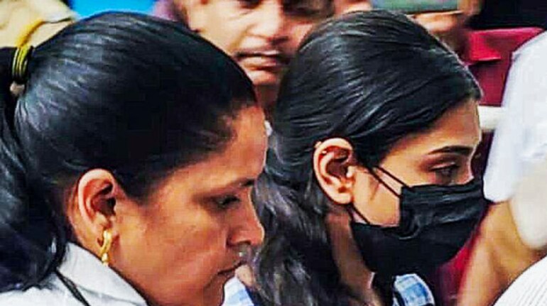 శర్మిష్ట అరెస్ట్పై పవన్ కళ్యాణ్ తీవ్ర ఆగ్రహం శర్మిష్ట అరెస్ట్పై పవన్ కళ్యాణ్ తీవ్ర ఆగ్రహం