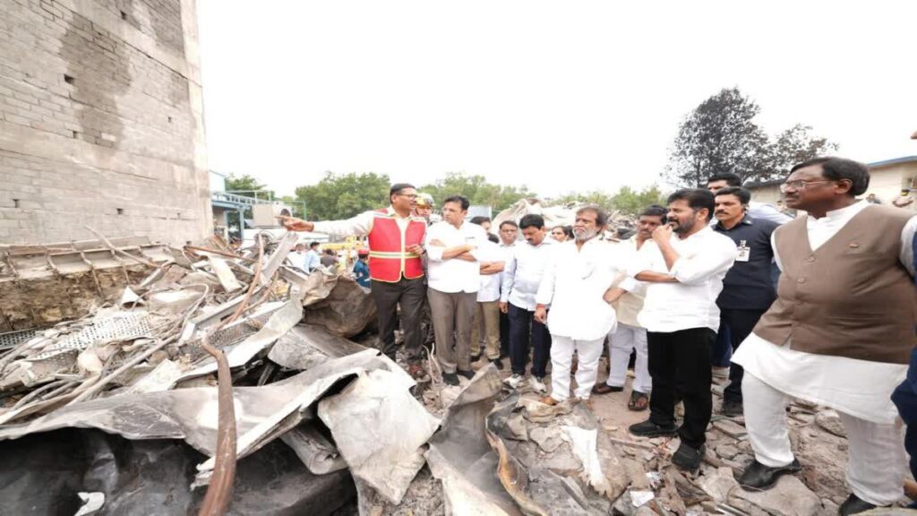 పాశమైలారం ప్రమాద మృతుల కుటుంబాలకు రూ. కోటి పరిహారం పాశమైలారం ప్రమాద మృతుల కుటుంబాలకు రూ. కోటి పరిహారం