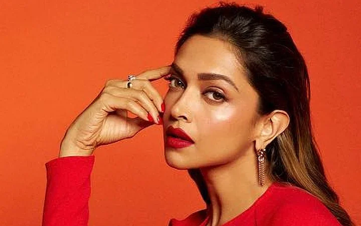 హాలీవుడ్‌ వాక్‌ ఆఫ్‌ ఫేమ్‌ స్టార్‌ గా దీపికా పదుకొణె