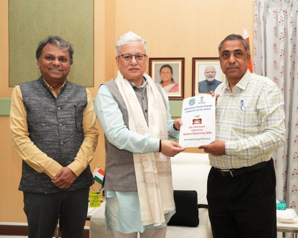 భూ తాపాన్ని తగ్గించేందుకు గవర్నర్ త్రిముఖ వ్యూహం భూ తాపాన్ని తగ్గించేందుకు గవర్నర్ త్రిముఖ వ్యూహం