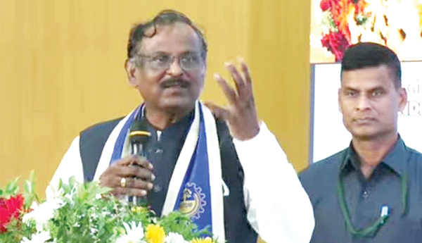 గ్రామీణ ప్రాంతాల అభివృద్ధిపై ప్రత్యేక దృష్టి