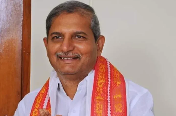 తెలంగాణలో ఓటరు జాబితా నుంచి మాజీ ఎమ్మెల్యే పేరు తొలగింపు