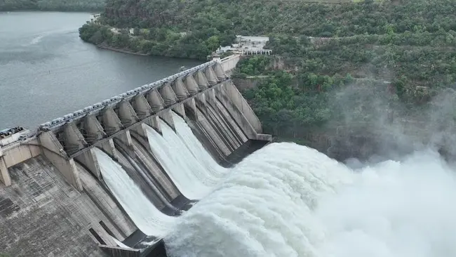 శ్రీశైలం జలాశయానికి భారీ వరద