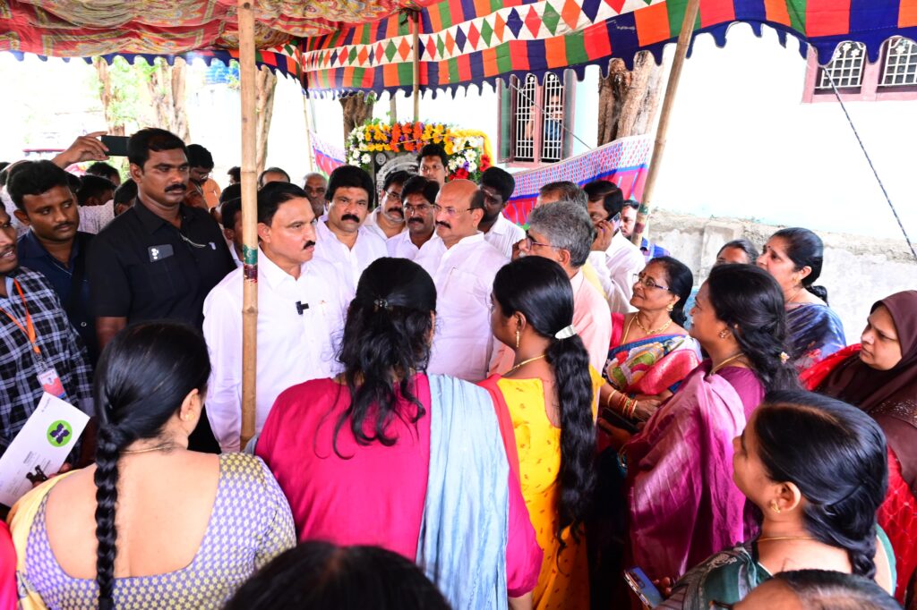 పశ్చిమ అభివృద్ధికి రాజకీయాలకు అతీతంగా కలిసి రండి