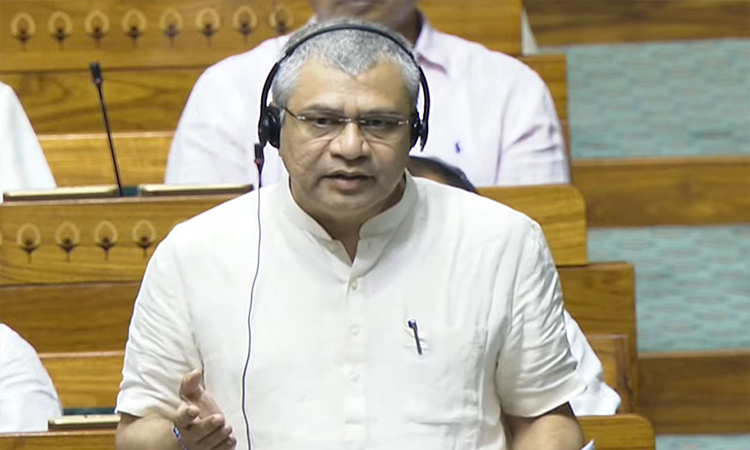ఆన్‌లైన్‌ బెట్టింగ్‌ చేస్తే కోటి రూపాయల జరిమానా