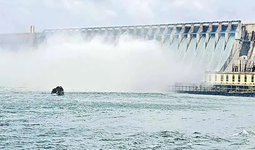 భద్రాచలం దగ్గర గోదావరి ఉధృతి